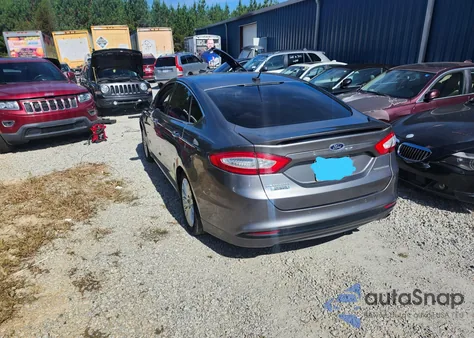 2013 Ford Fusion Energi Titanium from USA, damaged, VIN 3FA6P0SU4DR373883
